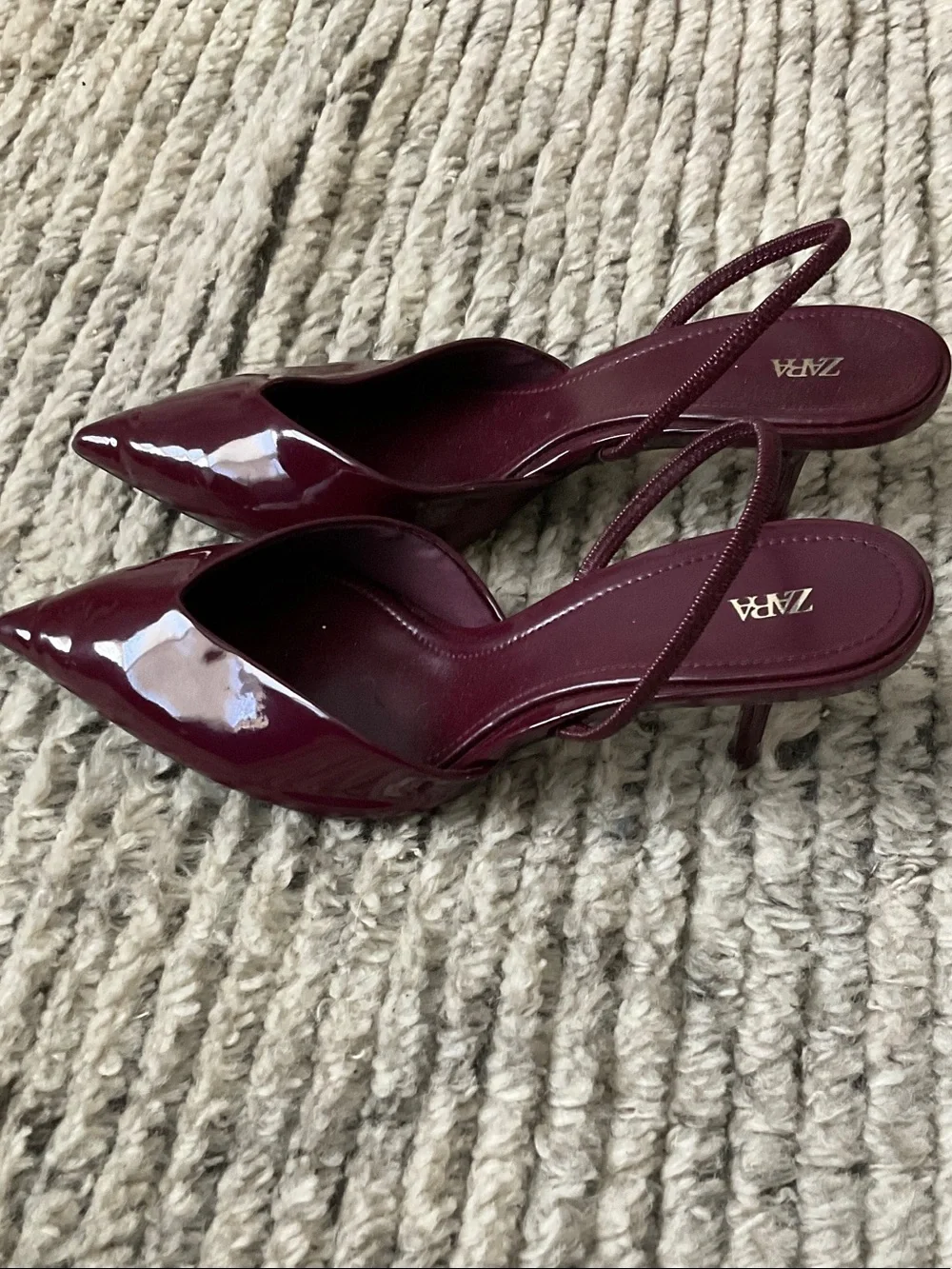 Zara Patent Pointed Slingback Pumps in Burgundy - Picture 2 of 3